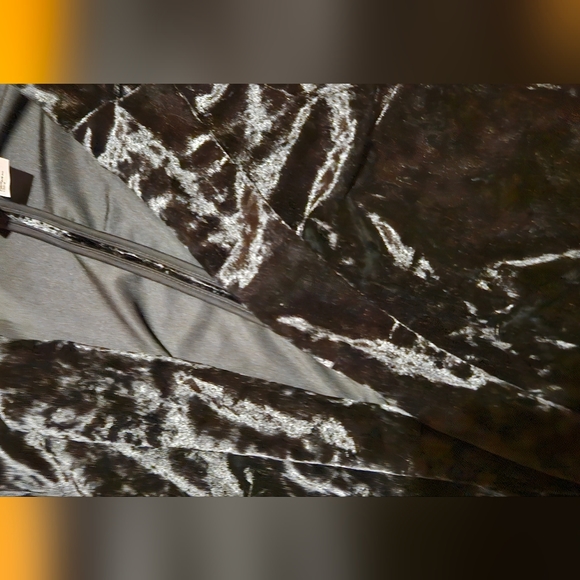 Velvet blazer for ladies - Picture 4 of 4